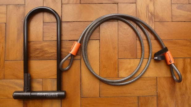 conjunto de cadeados corretos para prender uma bicicleta cadeados ideais para prender bikes